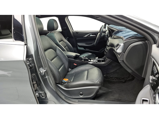 Infiniti Q30 2.0 Essential - автомобили, коли, обяви за нови и употребявани 4