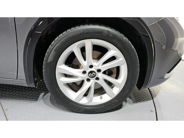 Infiniti Q30 2.0 Essential - автомобили, коли, обяви за нови и употребявани 7