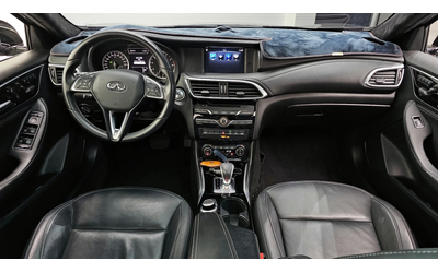 Infiniti Q30 2.0 Essential - автомобили, коли, обяви за нови и употребявани 9