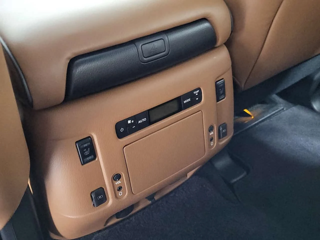 Infiniti QX80 LUXE| ОТ ПРЕДСТАВИТЕЛСТВО| DISTRONIC| ОБДУХ| ПОДГР - автомобили, коли, обяви за нови и употребявани 13
