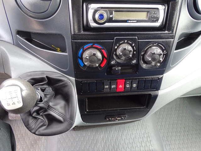 Iveco 35c15 3.0HPI  КАТ. * Б* 7-места * - автомобили, коли, обяви за нови и употребявани 7