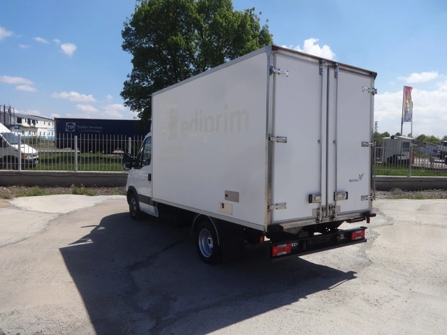 Iveco 35c15 3.0HPI  КАТ. * Б* ХЛАДИЛЕН - автомобили, коли, обяви за нови и употребявани 3