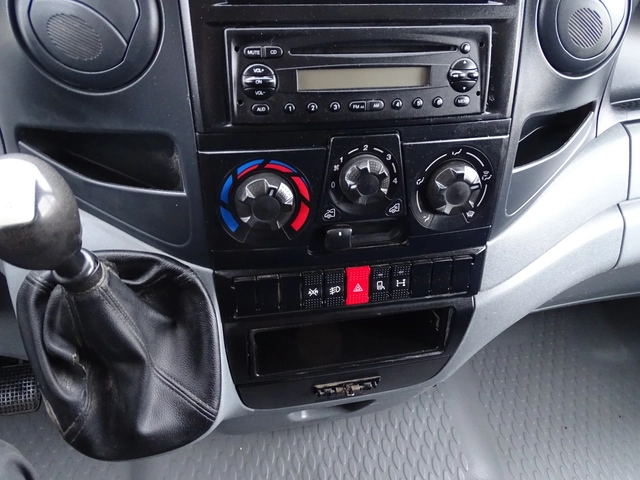 Iveco 35c18 3.0HPI  КАТ. * Б* 7-места * * ШЕРКОМ * 166 833 км - автомобили, коли, обяви за нови и употребявани 7