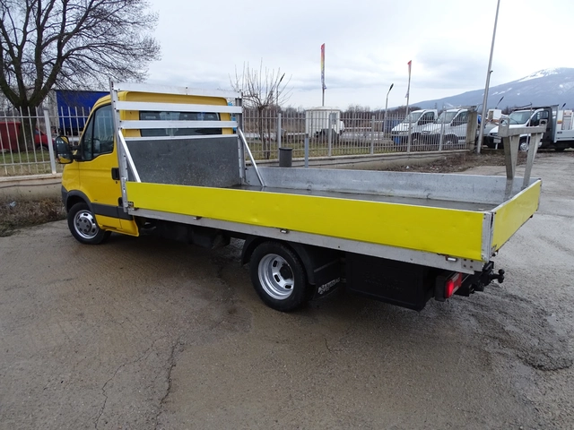 Iveco 35c18 * * * 4, 10 м КАРОСЕРИЯ* * * - автомобили, коли, обяви за нови и употребявани 3