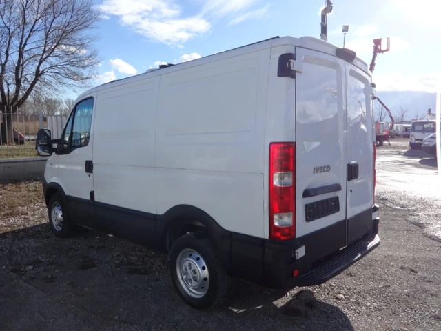 Iveco 35s11 ХЛАДИЛЕН * КЛИМАТИК* - автомобили, коли, обяви за нови и употребявани 3