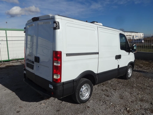 Iveco 35s11 ХЛАДИЛЕН * КЛИМАТИК* - автомобили, коли, обяви за нови и употребявани 4