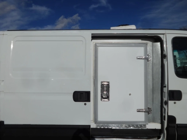 Iveco 35s11 ХЛАДИЛЕН * КЛИМАТИК* - автомобили, коли, обяви за нови и употребявани 8