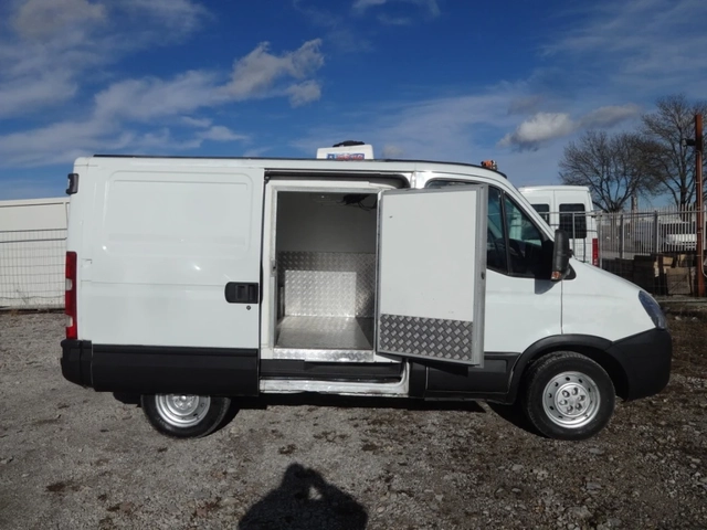 Iveco 35s11 ХЛАДИЛЕН * КЛИМАТИК* - автомобили, коли, обяви за нови и употребявани 9