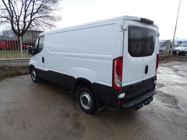 Iveco 35s13 - автомобили, коли, обяви за нови и употребявани 3