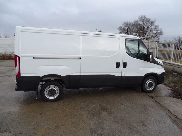 Iveco 35s13 - автомобили, коли, обяви за нови и употребявани 7