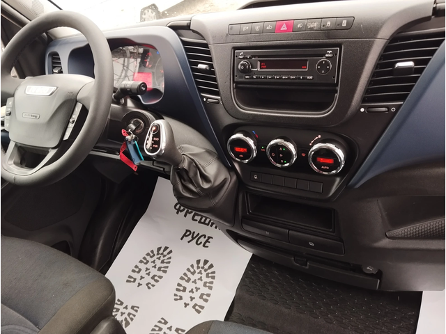 Iveco 35S18 3.0D Камера - автомобили, коли, обяви за нови и употребявани 8