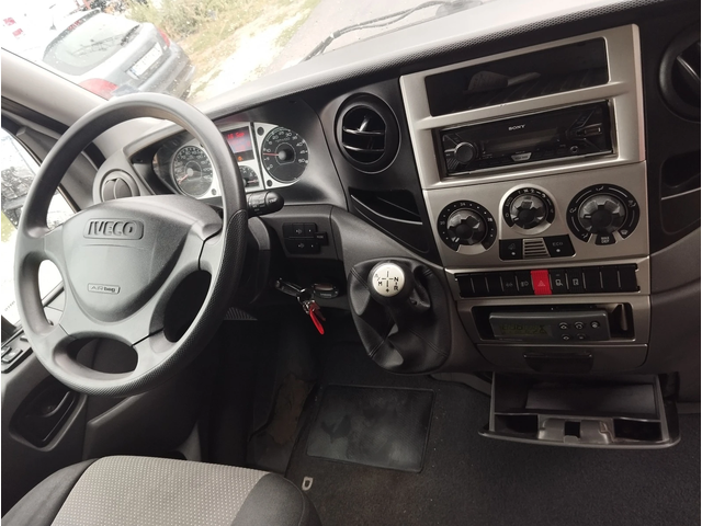 Iveco 35S18 3.0D - автомобили, коли, обяви за нови и употребявани 4