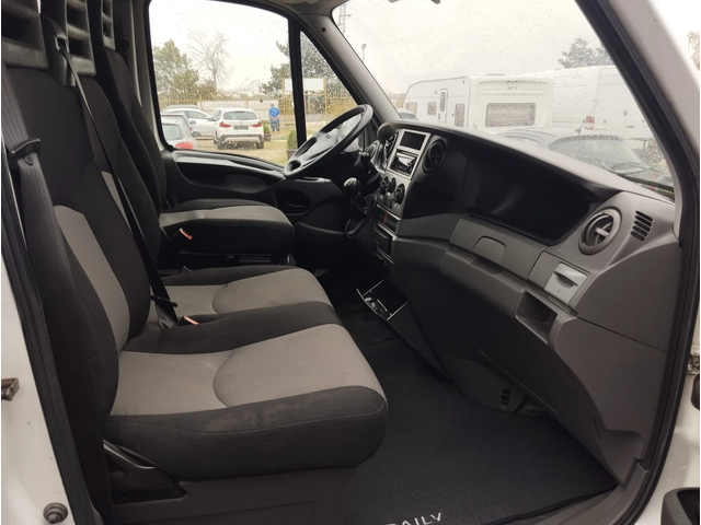 Iveco 35S18 3.0D - автомобили, коли, обяви за нови и употребявани 5