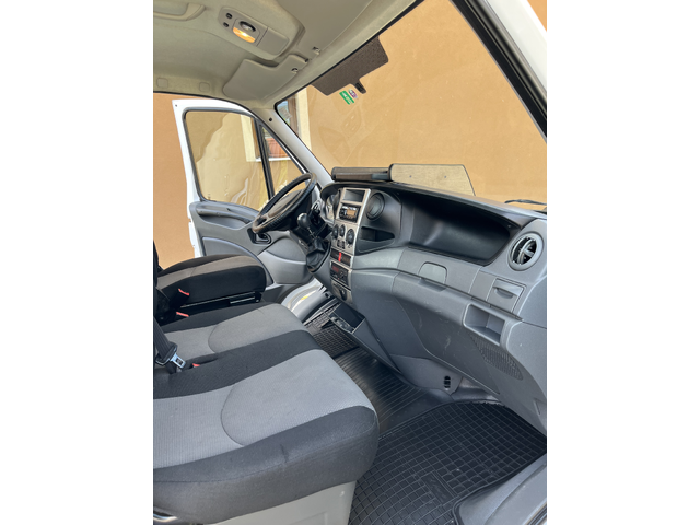 Iveco 35S18 35 S18 - автомобили, коли, обяви за нови и употребявани 5