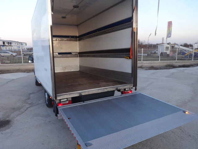 Iveco 35S18 3.0HPI  КАТ. * Б* КЛИМАТИК - автомобили, коли, обяви за нови и употребявани 7