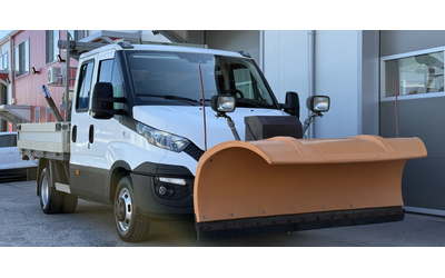 Iveco Daily Снегорин с Опесъчител 35 C 13 Категория "Б" - автомобили, коли, обяви за нови и употребявани 6