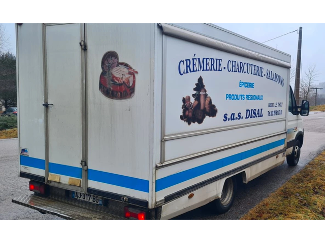 Iveco Daily КЕМПЕР ЗА БЪРЗО ХРАНЕНЕ 2.3 jtd  35C12 - автомобили, коли, обяви за нови и употребявани 2