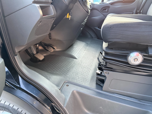 Iveco Daily 40C18 3.0HPI Специален до 3.5т. 5.20м. Климатроник - автомобили, коли, обяви за нови и употребявани 16