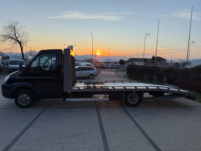 Iveco Daily 40C18 3.0HPI Специален до 3.5т. 5.20м. Климатроник - автомобили, коли, обяви за нови и употребявани 3