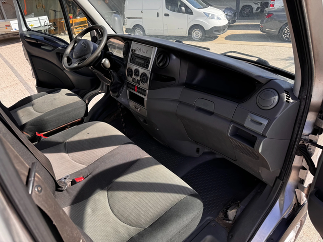 Iveco Daily 2.3HPI Товаропътнически 6-местен Клима - автомобили, коли, обяви за нови и употребявани 8