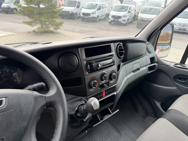 Iveco Daily 35C15 3.0HPI до 3.5т. 2 щори 4.12м. - автомобили, коли, обяви за нови и употребявани 9