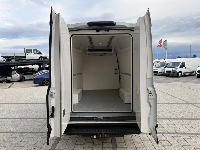 Iveco Daily 35S16 Хладилен + ток Климатроник Euro 6 - автомобили, коли, обяви за нови и употребявани 15