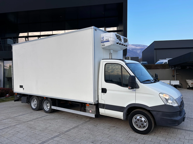 Iveco Daily 40C15 Хладилен 5.23м. Б+ Е категория - автомобили, коли, обяви за нови и употребявани 1