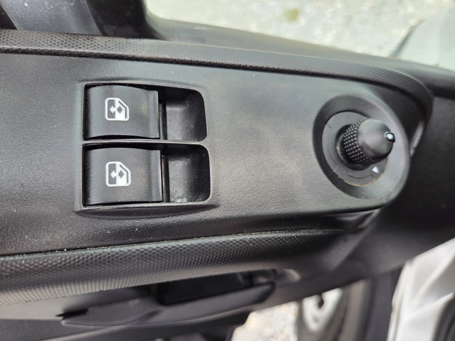 Iveco Daily 35c15, Климатик, До 3.5 тона, 4.90 метра - автомобили, коли, обяви за нови и употребявани 11