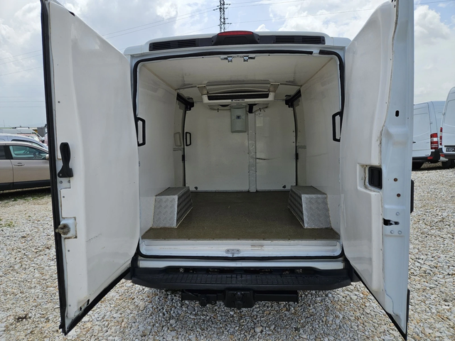 Iveco Daily ХЛАДИЛЕН - автомобили, коли, обяви за нови и употребявани 12