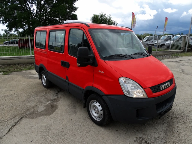 Iveco Daily 9 МЕСТА  * * * КЛИМАТИК* * * - автомобили, коли, обяви за нови и употребявани 1