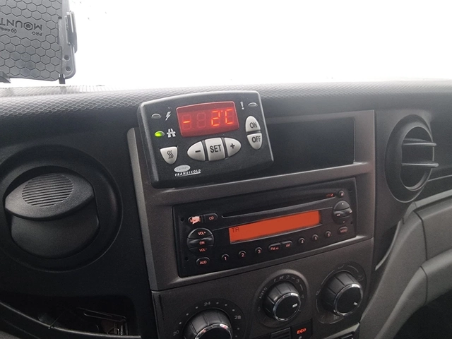 Iveco Daily 35S17 3.0HPI  ХЛАДИЛЕН* КЛИМАТИК - автомобили, коли, обяви за нови и употребявани 11