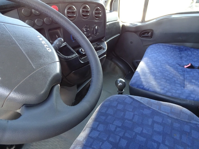 Iveco Daily 35C14 3.0HPI  КАТ. * Б* 7-места - автомобили, коли, обяви за нови и употребявани 14