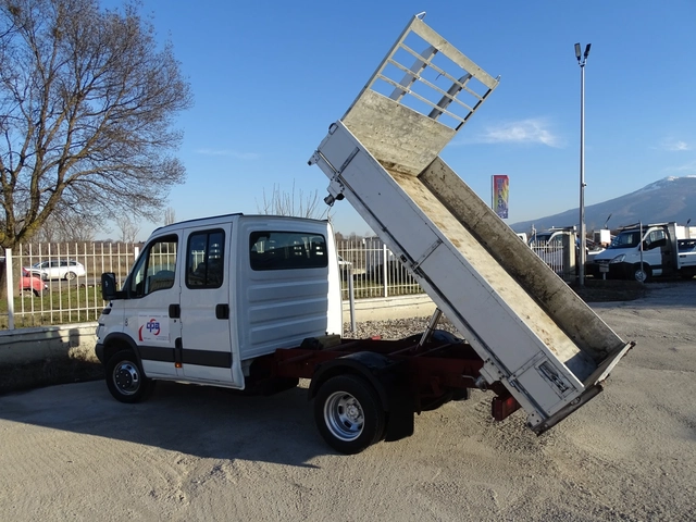 Iveco Daily 35C14 3.0HPI  КАТ. * Б* 7-места - автомобили, коли, обяви за нови и употребявани 9