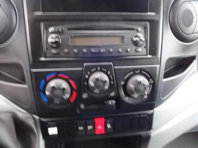 Iveco Daily 35C18 3.0HPI 3, 5т. ХЛАДИЛЕН - автомобили, коли, обяви за нови и употребявани 11