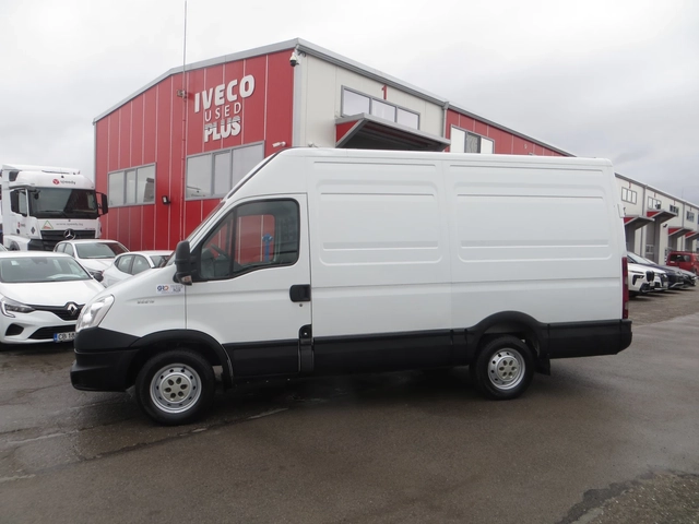 Iveco Daily 35S13-12 КУБ. М. ОБЕМ НА ТОВАРНОТО ПОМЕЩЕНИЕ - автомобили, коли, обяви за нови и употребявани 1