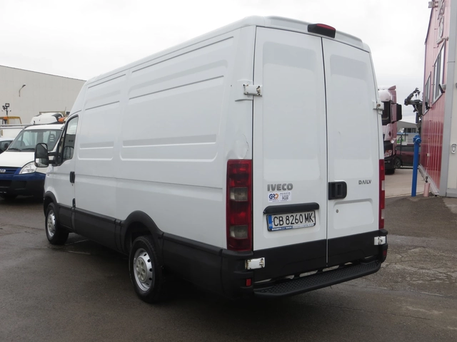Iveco Daily 35S13-12 КУБ. М. ОБЕМ НА ТОВАРНОТО ПОМЕЩЕНИЕ - автомобили, коли, обяви за нови и употребявани 2