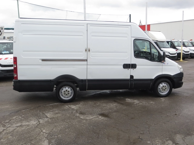 Iveco Daily 35S13-12 КУБ. М. ОБЕМ НА ТОВАРНОТО ПОМЕЩЕНИЕ - автомобили, коли, обяви за нови и употребявани 4