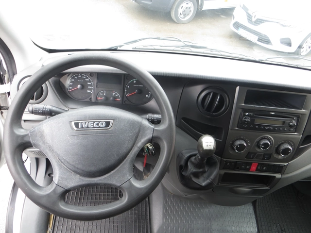 Iveco Daily 35S13-12 КУБ. М. ОБЕМ НА ТОВАРНОТО ПОМЕЩЕНИЕ - автомобили, коли, обяви за нови и употребявани 7