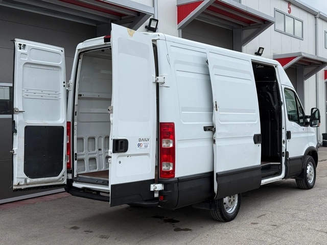 Iveco Daily 2.3 - автомобили, коли, обяви за нови и употребявани 5