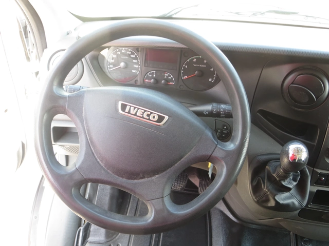 Iveco Daily 35S13-12 КУБ. М. ОБЕМ НА ТОВАРНОТО ПОМЕЩЕНИЕ - автомобили, коли, обяви за нови и употребявани 7