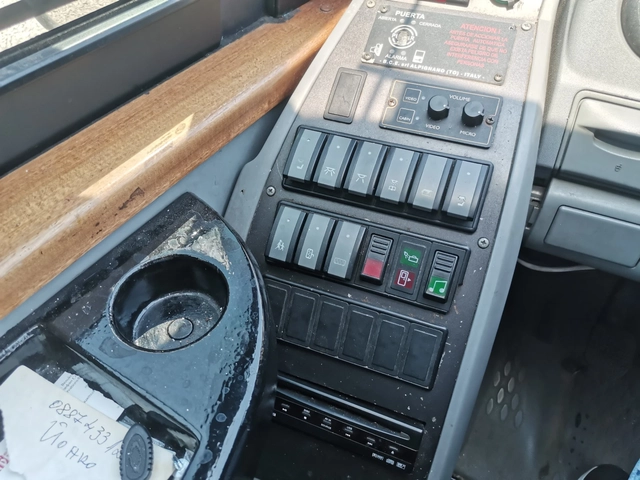 Iveco Daily WING 24+ 1 МЕСТА - автомобили, коли, обяви за нови и употребявани 9