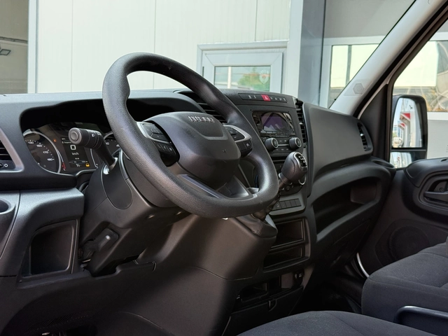 Iveco Daily 2.3 Фургон с падащ борд - автомобили, коли, обяви за нови и употребявани 9