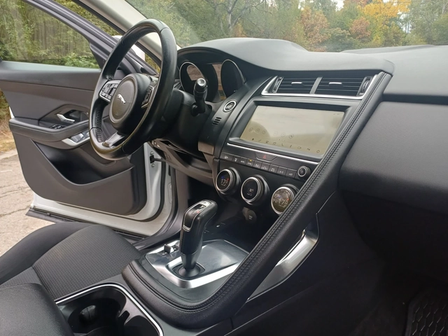 Jaguar E-pace 2.0 D150 AWD - автомобили, коли, обяви за нови и употребявани 16