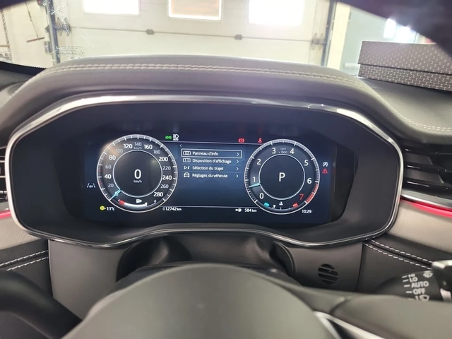 Jaguar F-PACE * P250 R DYNAMIC S * CARFAX * ЦЕНА ДО БГ - автомобили, коли, обяви за нови и употребявани 9