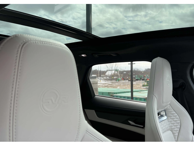 Jaguar F-PACE SVR* Auto, AWD, 5.0L 8cyl* CARFAX - автомобили, коли, обяви за нови и употребявани 14