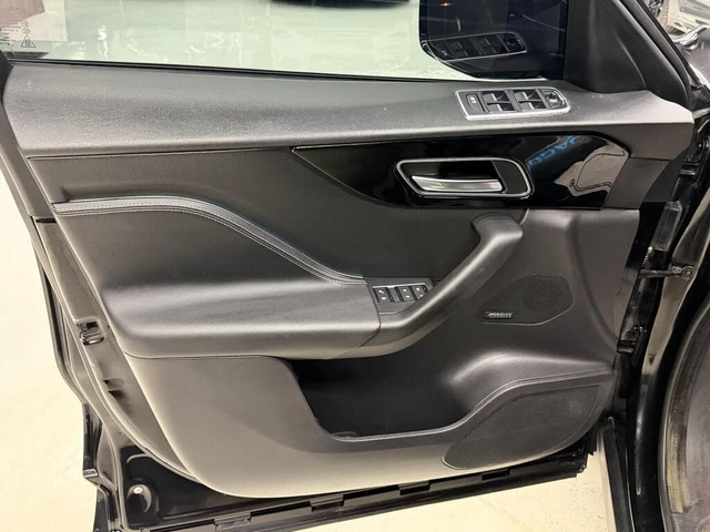 Jaguar F-PACE АвтоКредит* (ЦЕНА ДО БГ) - автомобили, коли, обяви за нови и употребявани 4