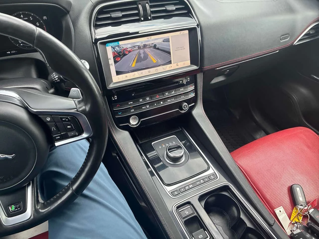 Jaguar F-PACE * R Sport * 2 КЛЮЧА * ПОДГРЕВ * ПАМЕТ * NAVI - автомобили, коли, обяви за нови и употребявани 8