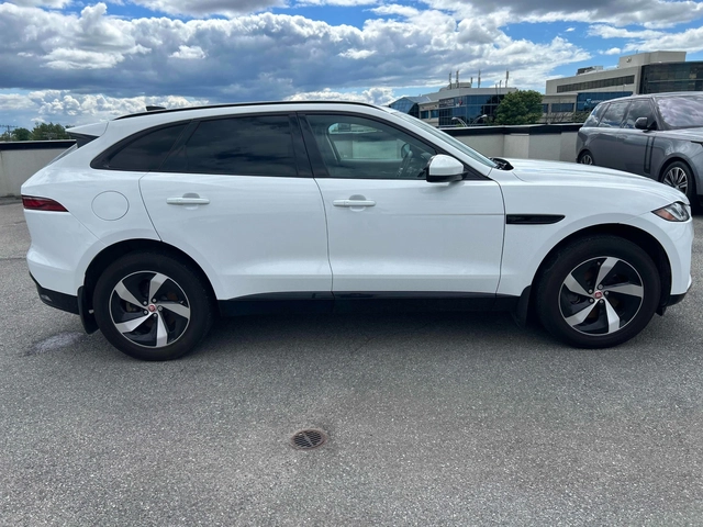 Jaguar F-PACE P250 S * ПАНОРАМА * 2 КЛЮЧА * ПОДГРЕВИ * CARFAX - автомобили, коли, обяви за нови и употребявани 3