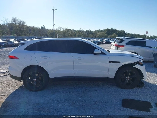 Jaguar F-PACE * Prestige* Awd* ПАНО* KEYLESS* Camera* ПОДГРЕВ* - автомобили, коли, обяви за нови и употребявани 11