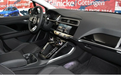 Jaguar I-Pace S EV400 - автомобили, коли, обяви за нови и употребявани 11